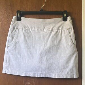 Chic Stretch Skort - Size 2P with Front Pockets